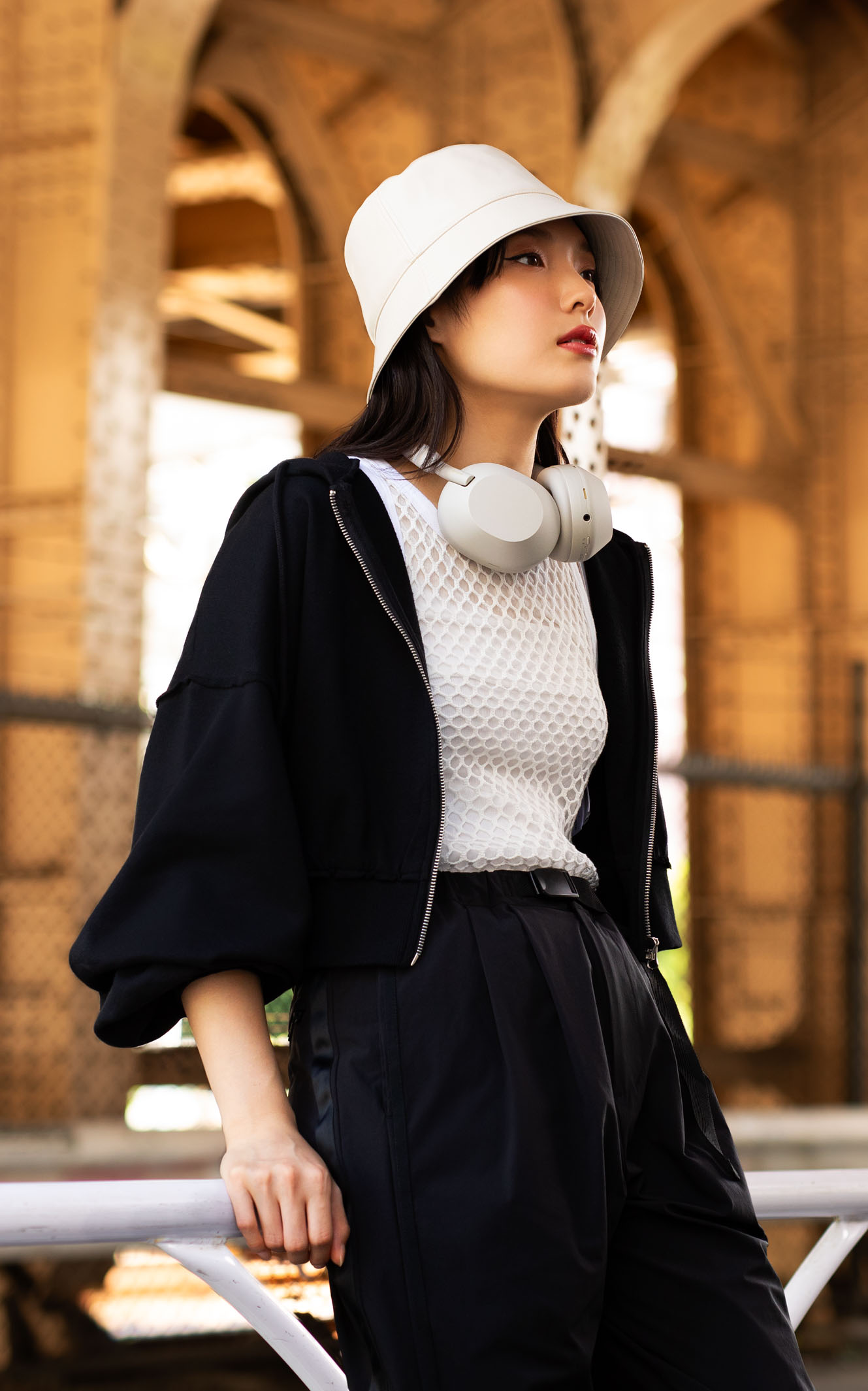 women WH-1000X M5